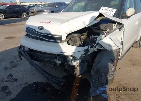 2018 Kia Soul z USA, uszkodzony, nr VIN KNDJN2A20J7610572